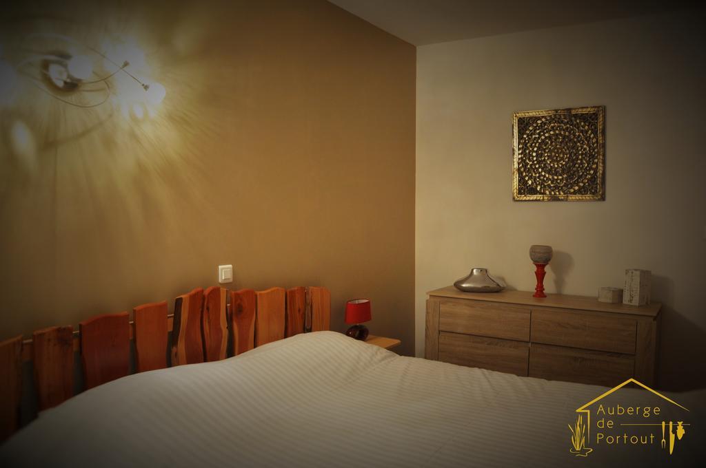 Auberge De Portout Chanaz Room photo