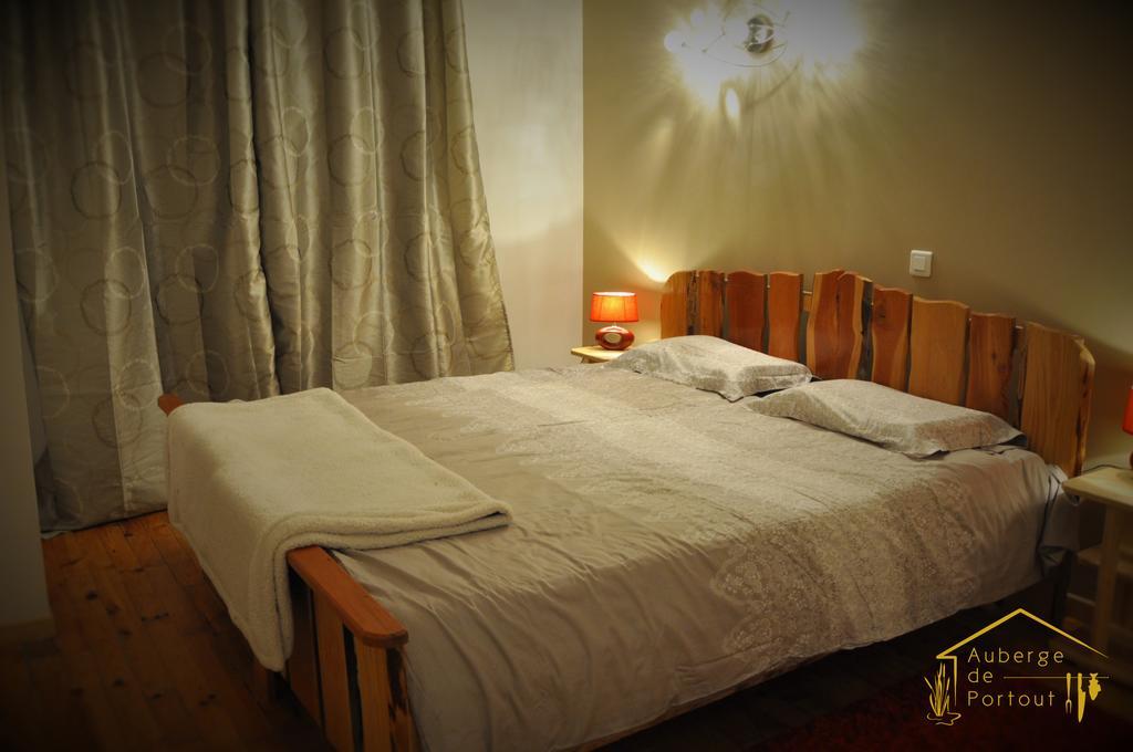 Auberge De Portout Chanaz Room photo