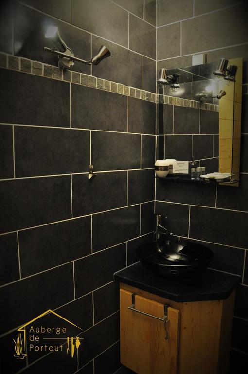 Auberge De Portout Chanaz Room photo
